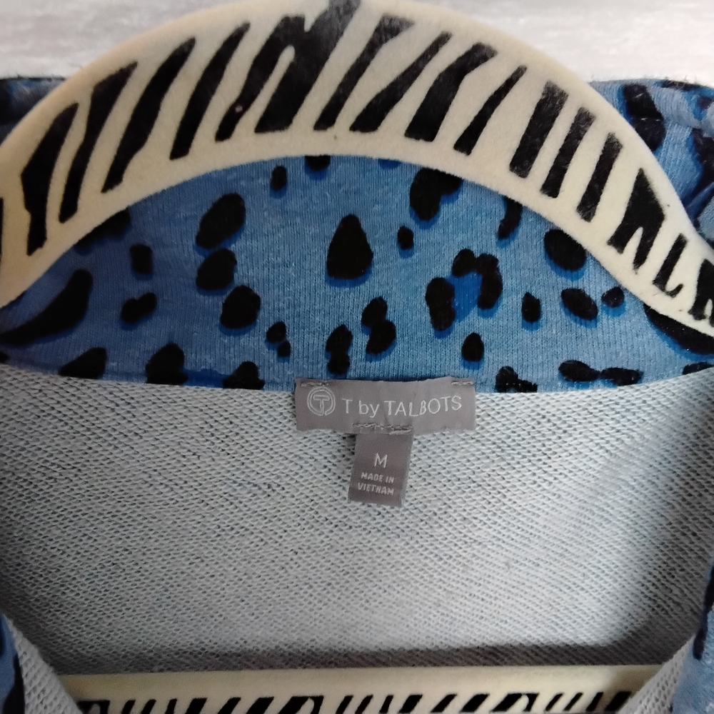 Talbot's Size M. Blue Leopard Print Women's Sweatshirt Type - Picture 3 of 7